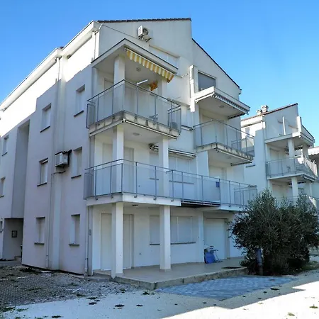 Apartment 3283c *